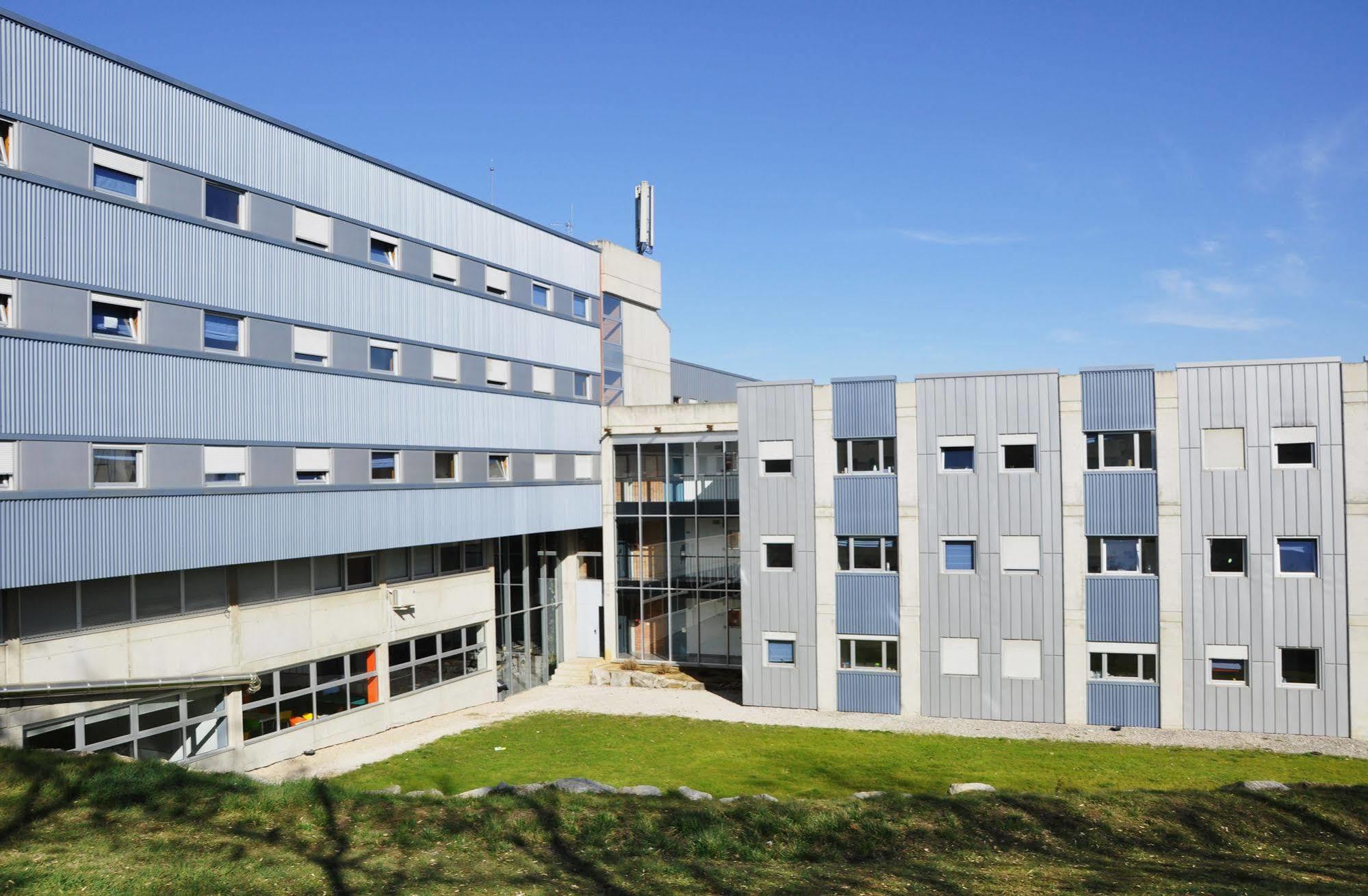 Residencia Universitaria Resa Campus De Montilivi خيرونا المظهر الخارجي الصورة